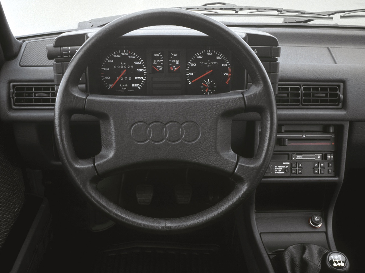 Audi 90 2.0 E, 115hp (Automatic)